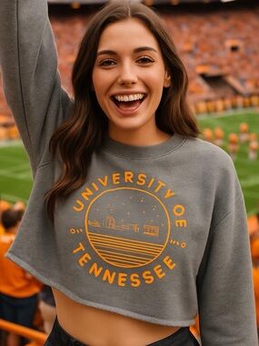 ⭐️ University of Tennessee Gray Cropped Crewneck Sweatshirt Size 2XL